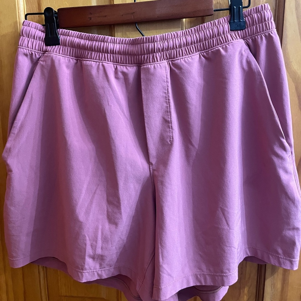 Men’s Lulu shorts. Size large. 5in. LL.